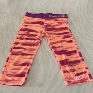 Nike Pro girls capri leggings. (Great condition)